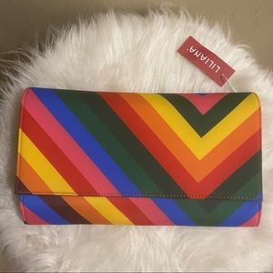 A really Cute 🌈 Clutch purse!